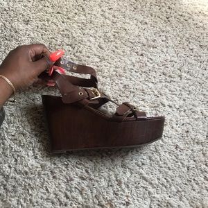Guess brown wedges